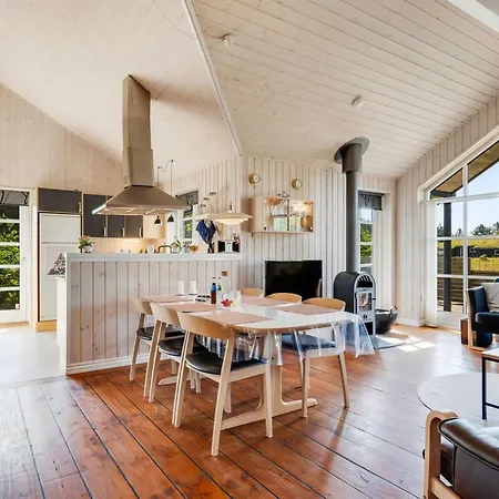 Annemie - 1-8km From The Sea By Interhome *